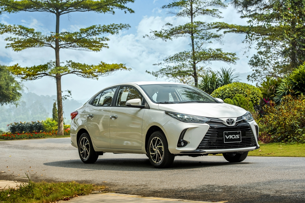 Toyota Vios là mẫu sedan 4 chỗ bền bỉ, tiết kiệm nhiên liệu.